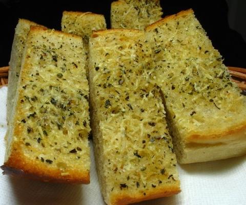 olijfolie en parmezaan knoflookbrood 