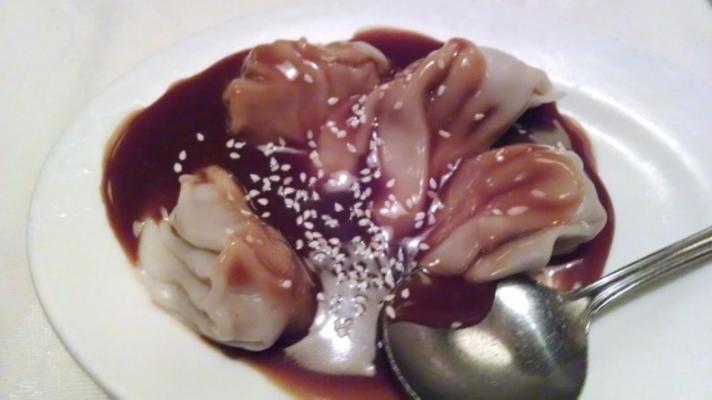Hunan dumplings met pindakaassaus