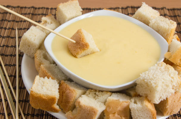 halloween cheddar fondue (voor de volwassenen)