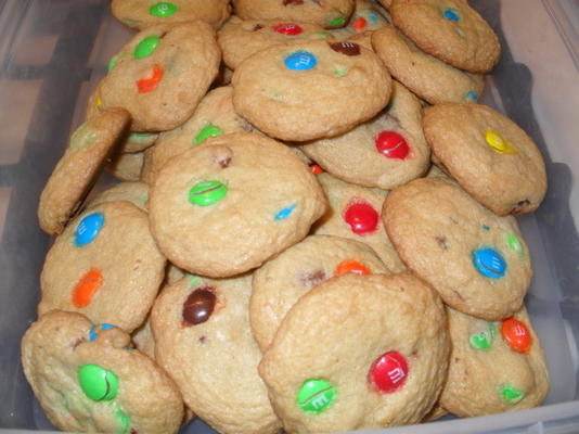 mom's mandm cookies