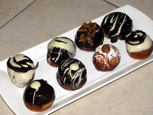 sufganiot (Chanoeka jelly donuts)