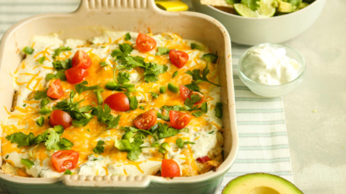 kip enchiladas met ancho chili roomsaus