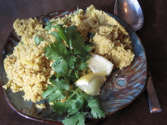 couscous met verse koriander en citroensap