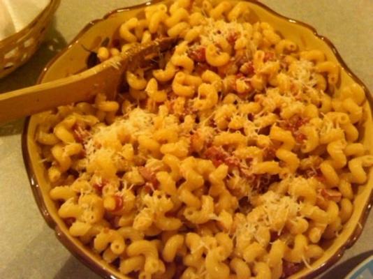 Carrabba's cavatappi amatriciana (bijgerecht pasta)