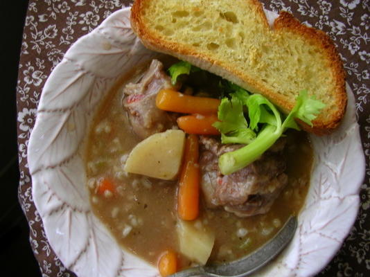 slowcooker (crock pot) ossenstaart gerst soep