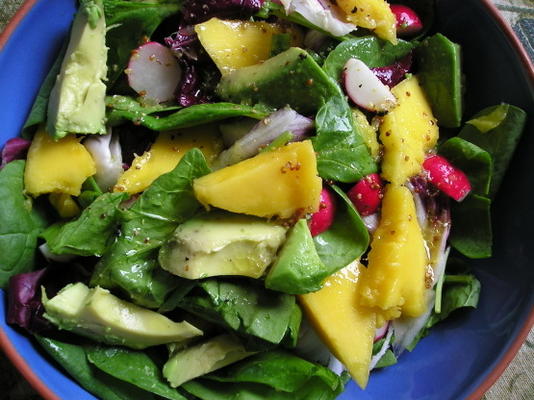 spinazie, avocado en mangosalade