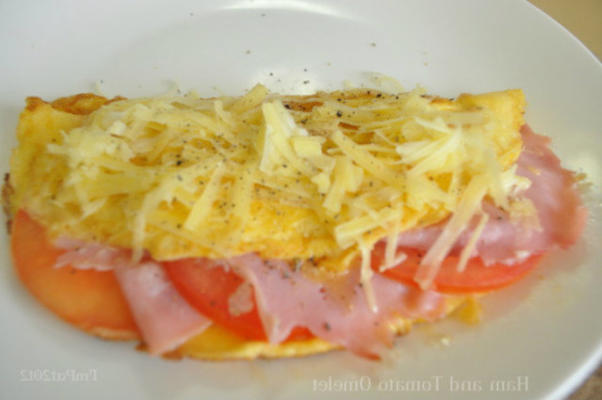 Omelet van ham en tomaat