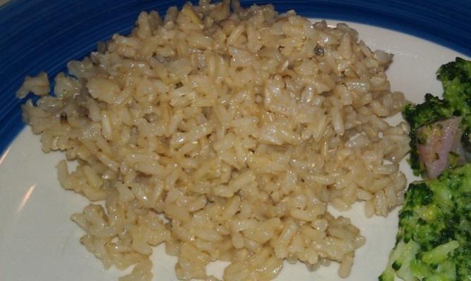 knoflook bruine rijst (twee kookmethodes)