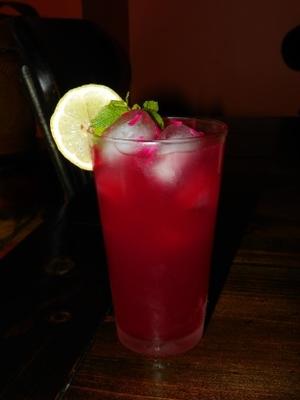 hibiscus-rose waterdrank (geen alcohol)