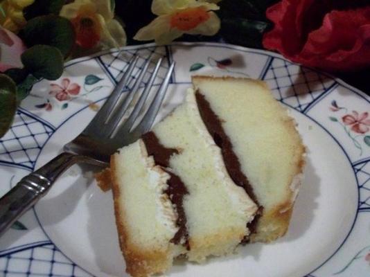 roomkaas en nutella gevulde pond cake