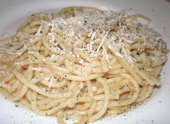 volkoren pasta met pecorino en peper