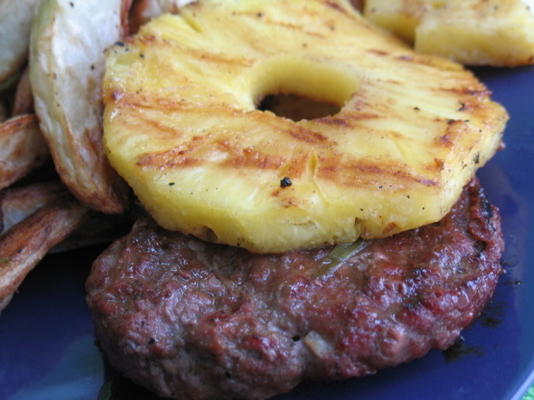Hawaïaanse hamburgers met gegrilde ananas