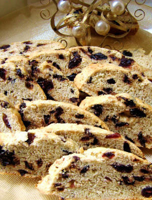 chocolate-cherry biscotti