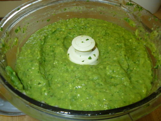 avocado en tomatillo dip