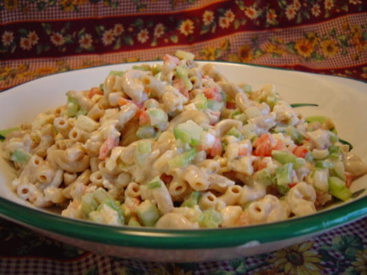 verse, smakelijke macaroni-salade