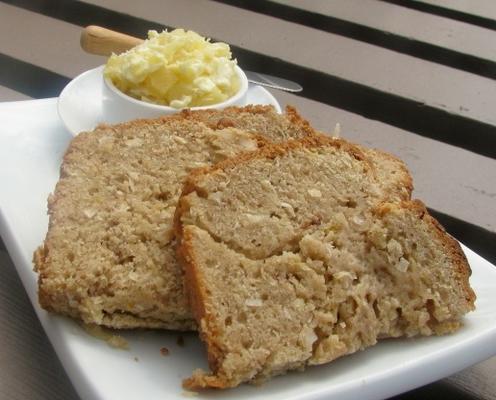 kokosbrood met zoete ananasboter