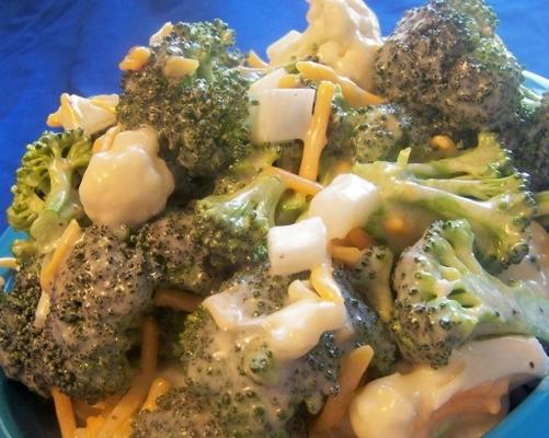 Cheddar broccoli salade