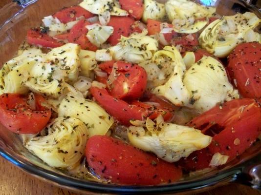 geschulpte tomaten en artisjokken