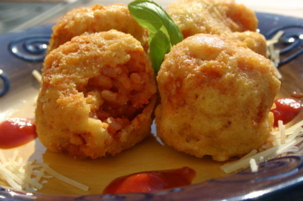 marra's gefrituurde tomaat en mozzarella arancini