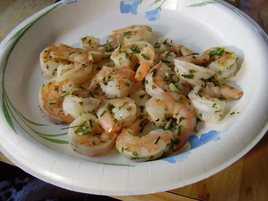 boterachtige knoflook en tuinkruid gegrilde jumbo garnalen