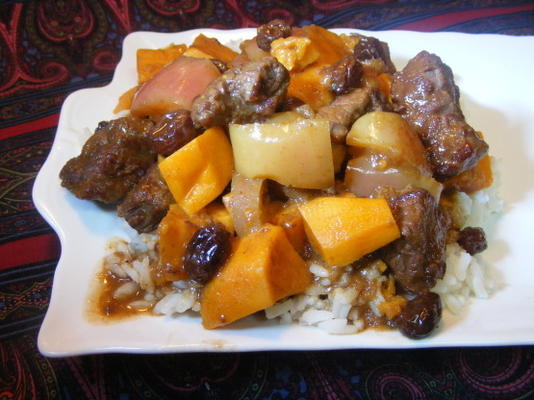 Beef curry met appels en rozijnen