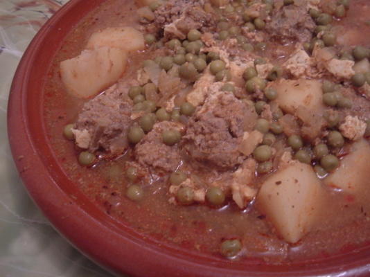 kefta tajine (Marokkaanse gekruide gehaktballen met eieren in tomatensaus)