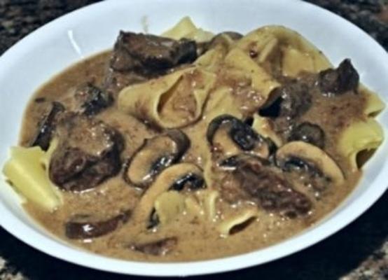 hert (of rundvlees) paddestoel stroganoff