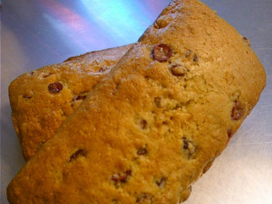 mom's cranberry walnootbrood