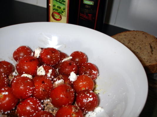 eenvoudige cherrytomaat en feta-salade