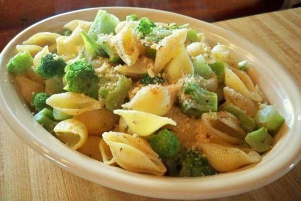 pasta met broccoli en knoflook voor een