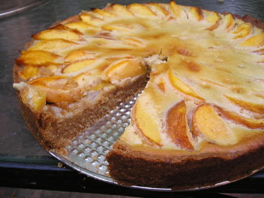 perziktaart met een gemberkorst