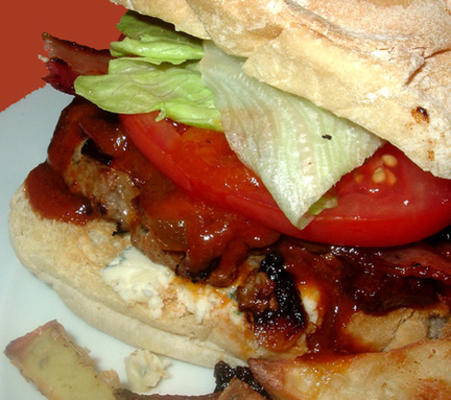 chipotle-honey bbq baconburger met gorgonzola-kaas