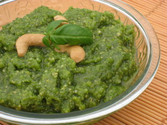 cashew basilicum pesto