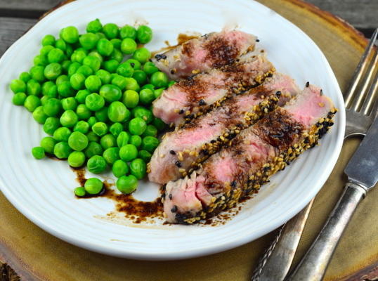 sesamcrusted tonijnsteaks met balsemieke saus