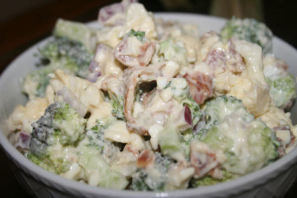 heerlijke broccoli bloemkool salade