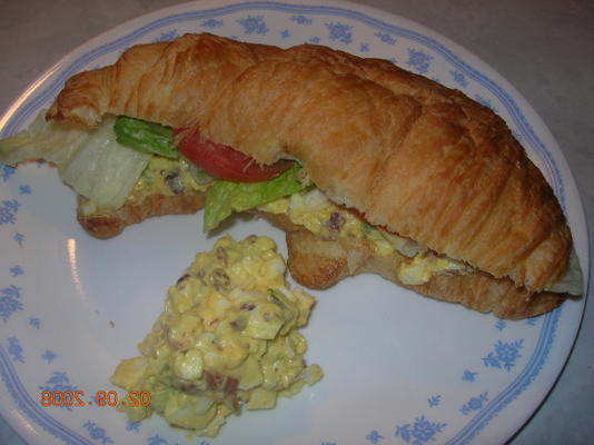 blt eiersalade croissant