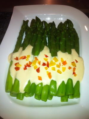 gegrilde asperges met saffraan aioli