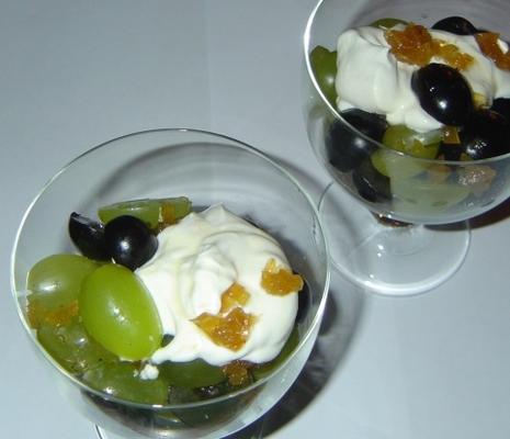 twee seconden gember-, room- en druiven-dessert