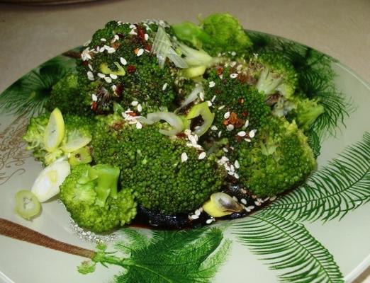 ww broccoli met pittige honing-sesamsaus