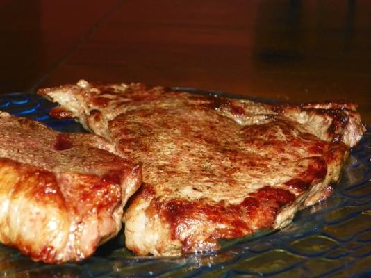 gebakken en in de oven gebakken steaks