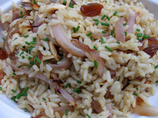curry rice indienne met rozijnen en amandelen