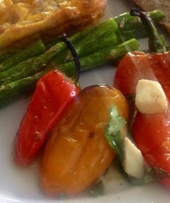 gemarineerde pepers en mozzarella