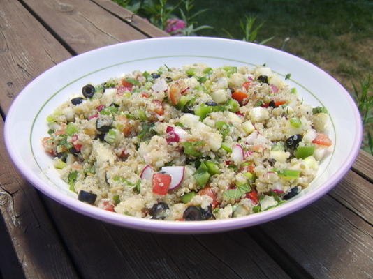 quinoa en plantaardige tabouli-salade