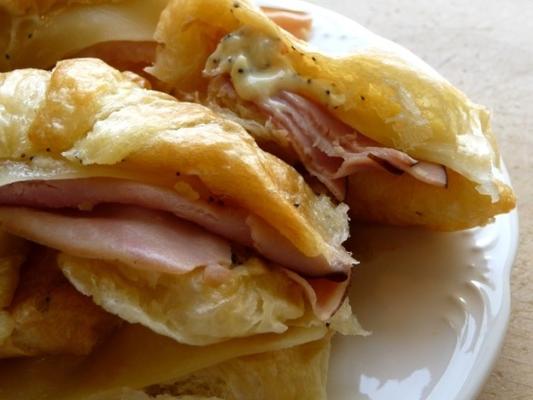 ham en dijon croissantsandwiches