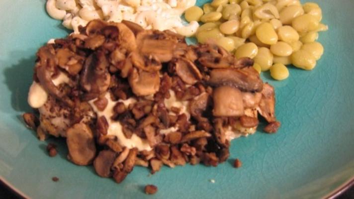 walnotenkip met champignons in romige mosterdsaus