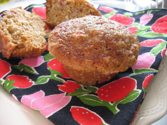 danielle lapointe's calgary stampede rabarber muffins