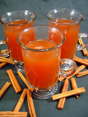 gekruide cran-apple cider