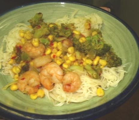 gemasseerde garnalen met maïs en broccoli