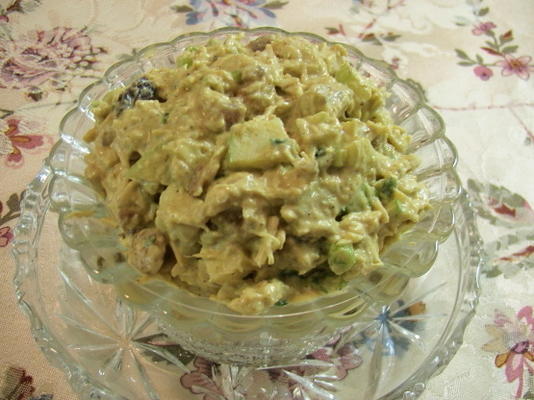 salade van gekruide kippenchutney