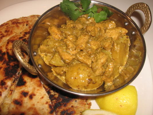 murghi aur aloo (kip en aardappelkerrie)